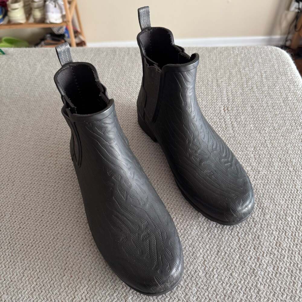 Hunter Black Textured Embossed Rubber Chelsea Boot Size 7